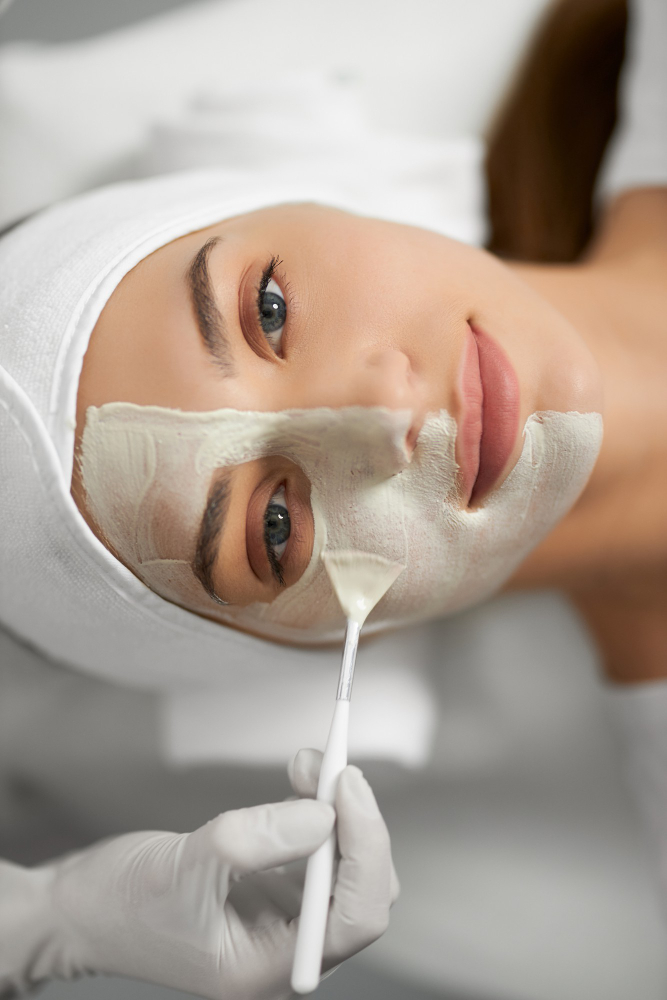 Peeling em Campinas: renovação da pele com critério médico